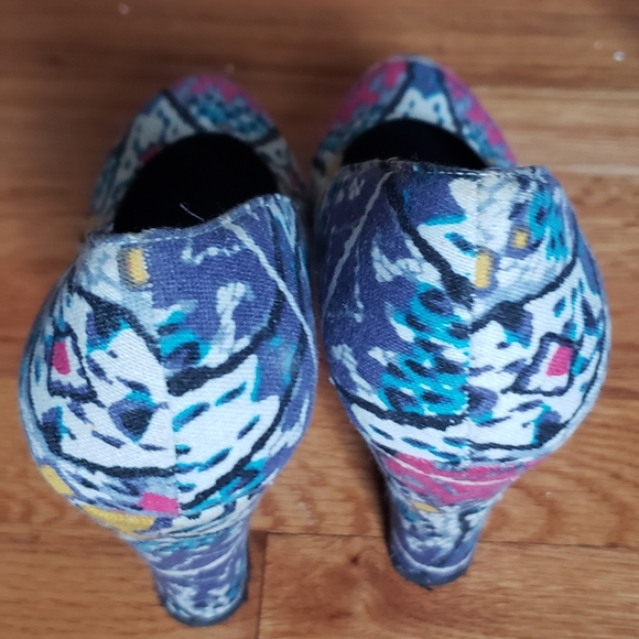 EXTREMELY RARE Steve Madden Pammyy Multicolor Platform Wedges Size 7 multicolor - Picture 3 of 4